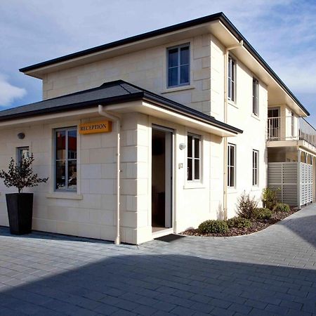 The Mews Oamaru Motel Bagian luar foto