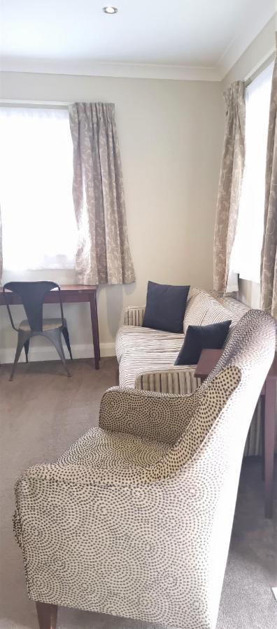 The Mews Oamaru Motel Bagian luar foto